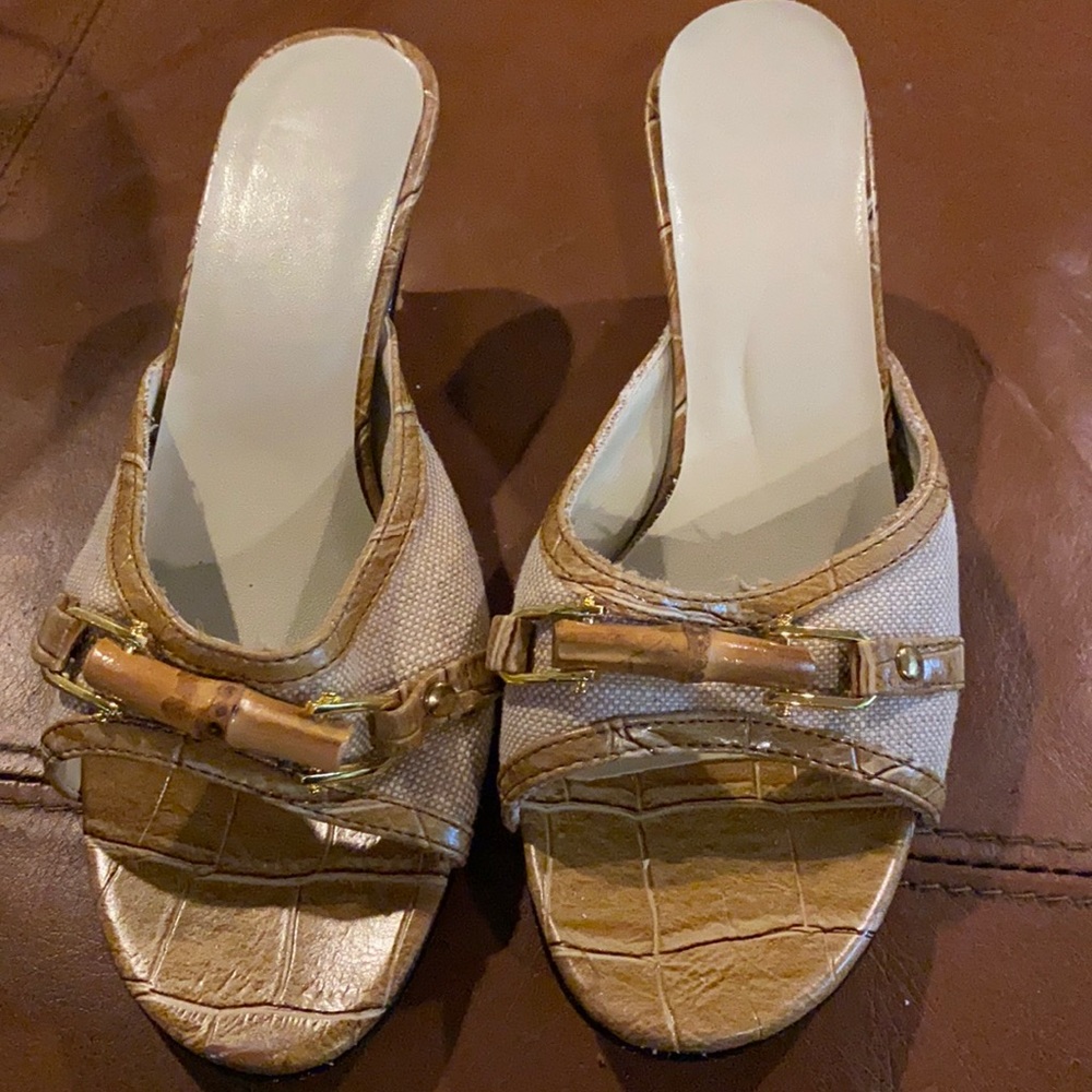 Size 7 women’s shoes